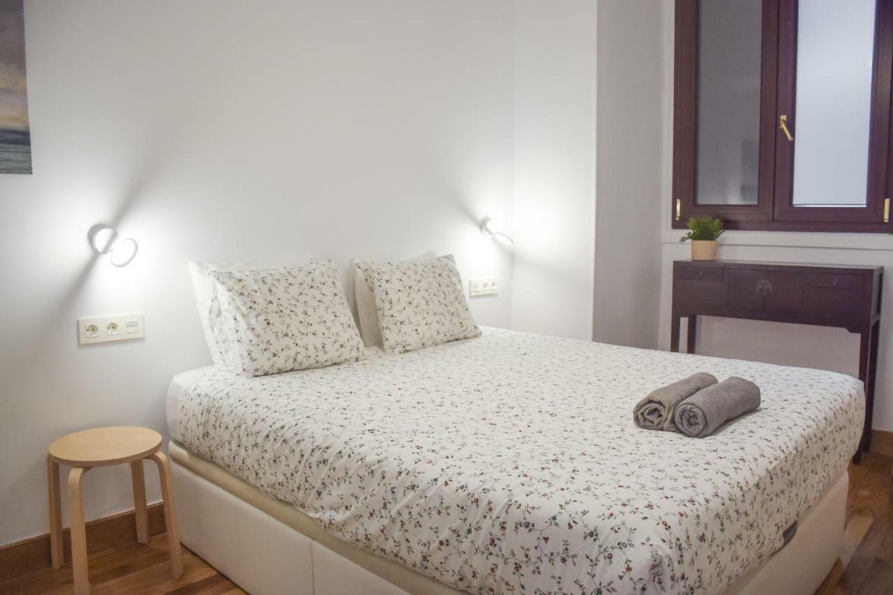Apartment San Sebastian's Historic Street! Modern